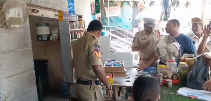 పోలీస్ రాడార్ లో పాతబస్తీ పాన్ షాపులు